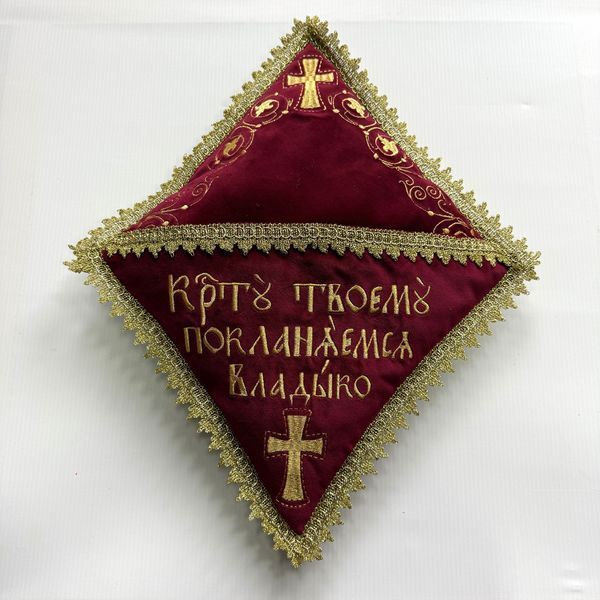 Подушка під хрест, тканина жасмин 46 на 35см 16469-y фото